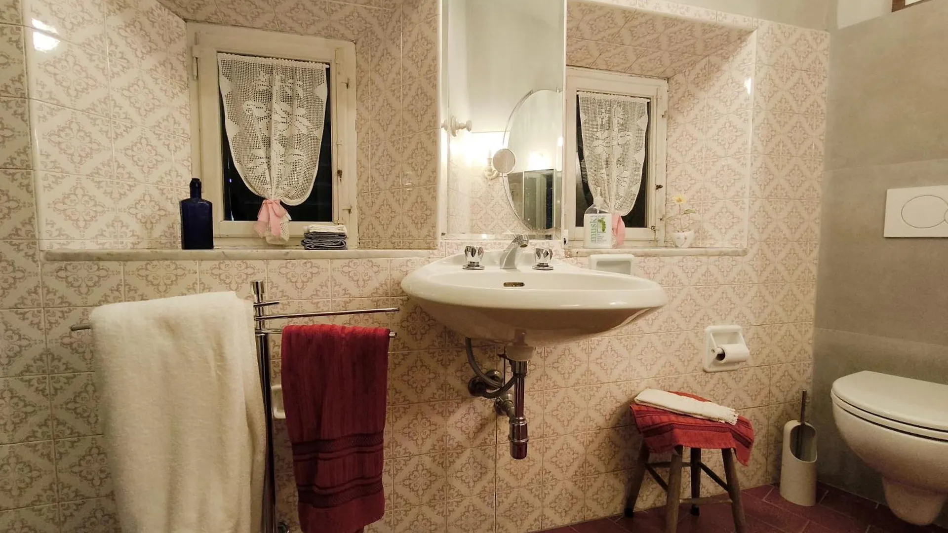 Guest house Case Bernardini Suites Ghivizzano Italy