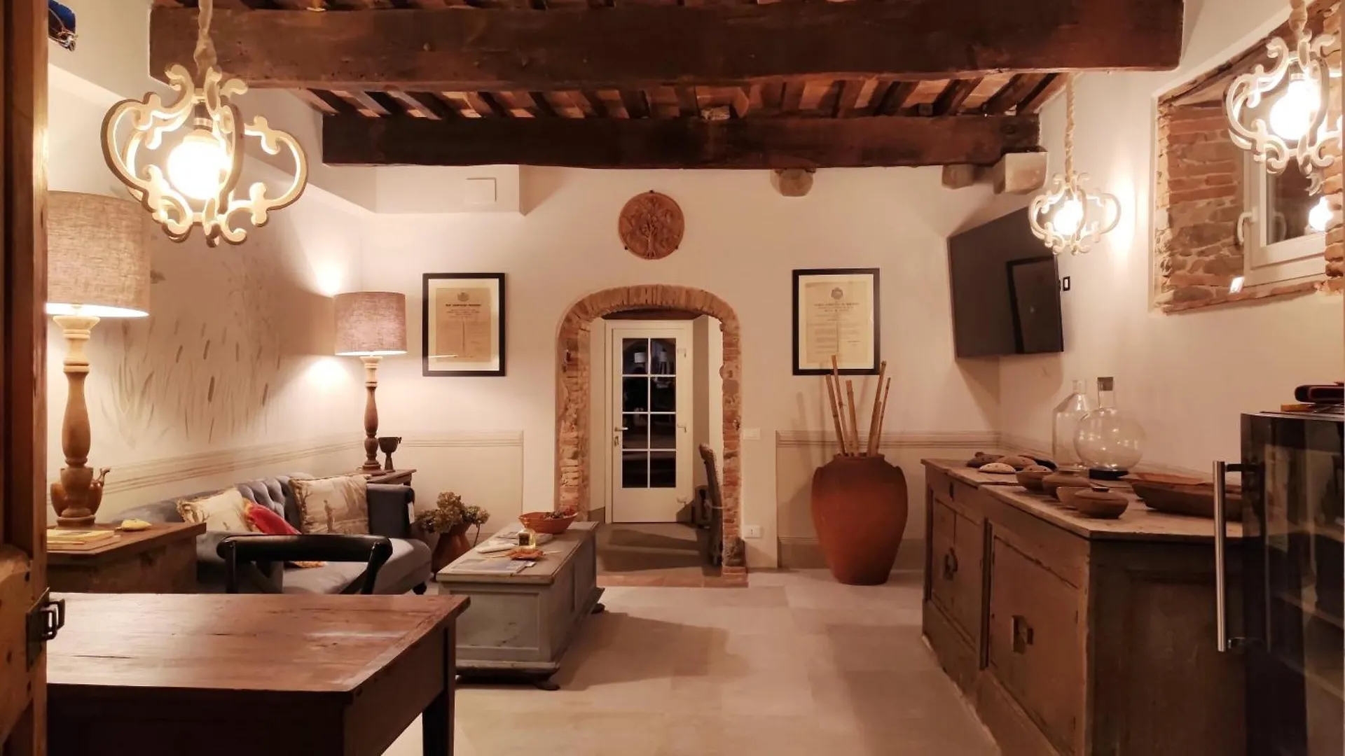 Case Bernardini Suites Ghivizzano Guest house