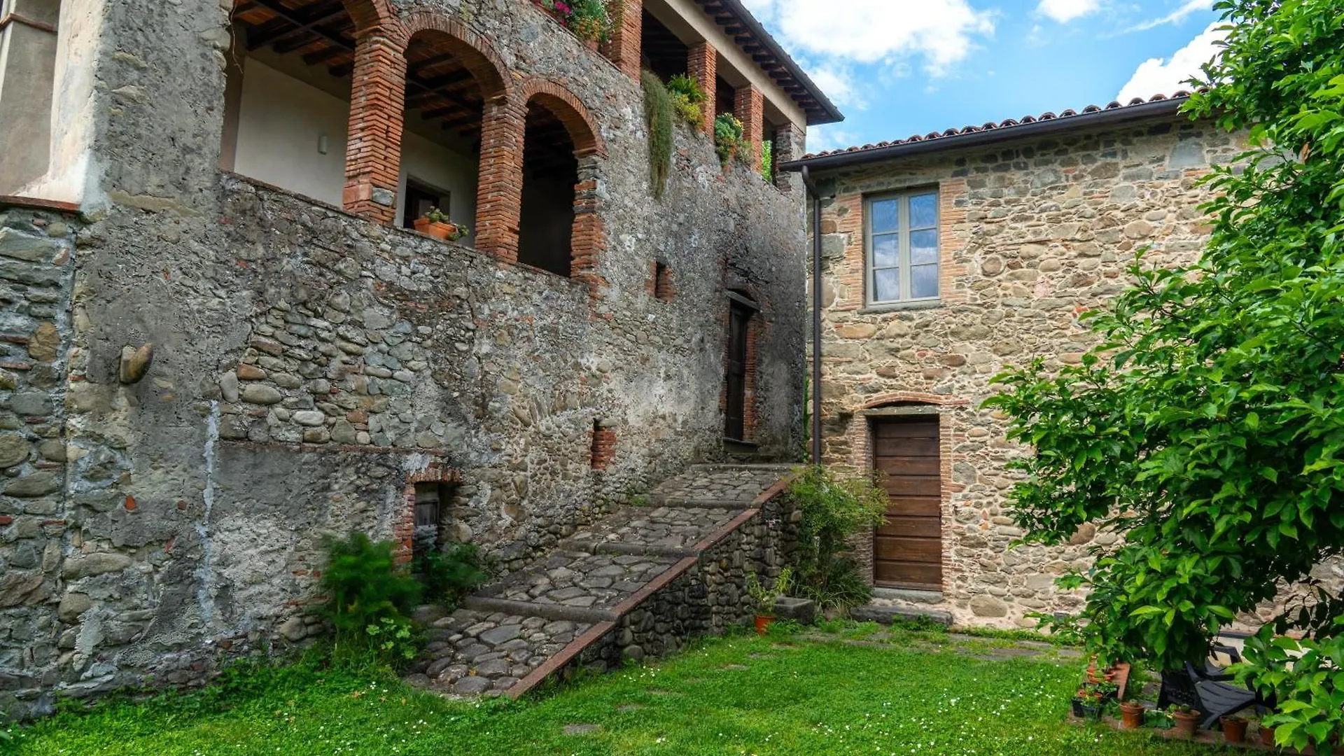 Case Bernardini Suites Ghivizzano 0*,  Italy