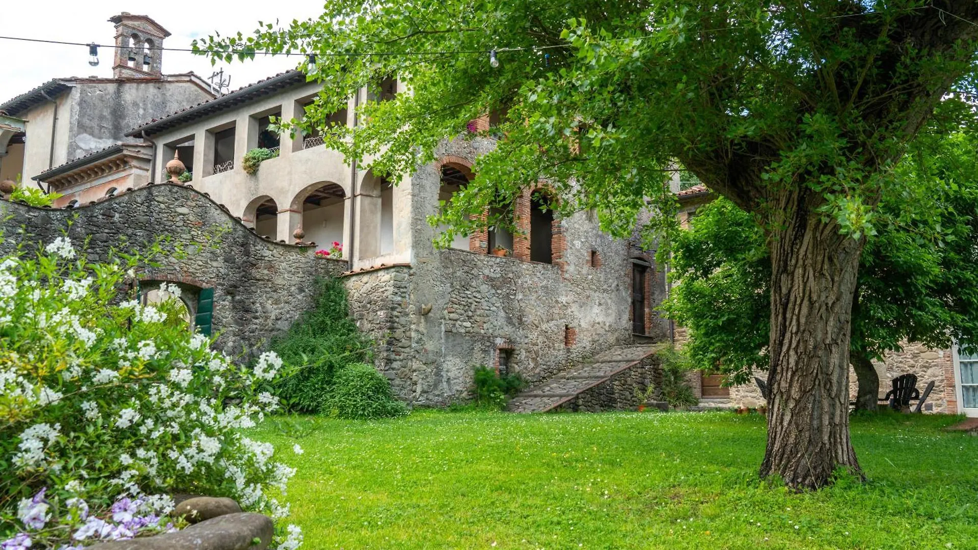 Case Bernardini Suites Ghivizzano Guest house